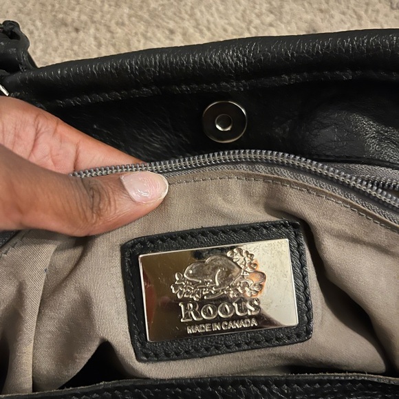 Elegant Roots Black Authentic Leather Handbag - Picture 5 of 6